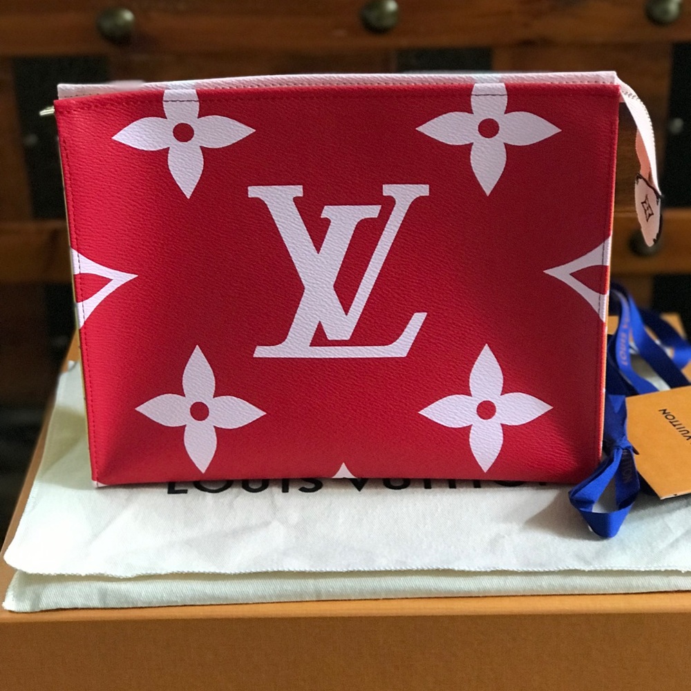 ❌SOLD❌Louis Vuitton Giant Toiletry Pouch
